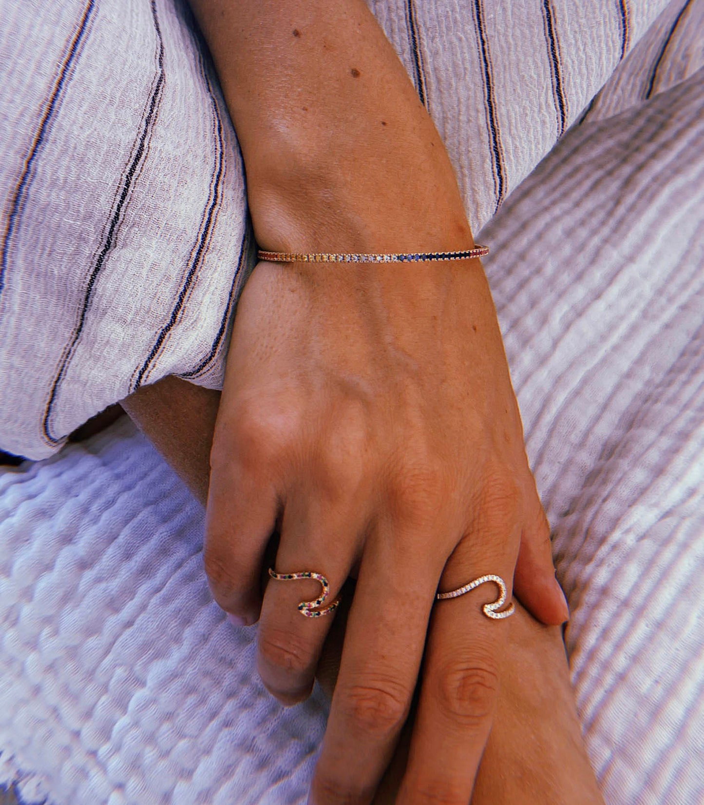 Jonc Bangle multi saphirs en Or