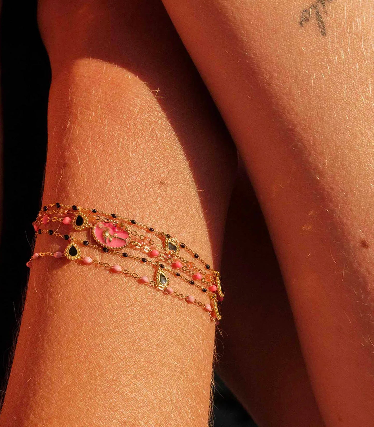 Bracelet Or Jaune, Perles de résine, Médaille Flamant